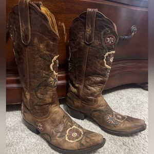 Old Gringo floral embroidered boots